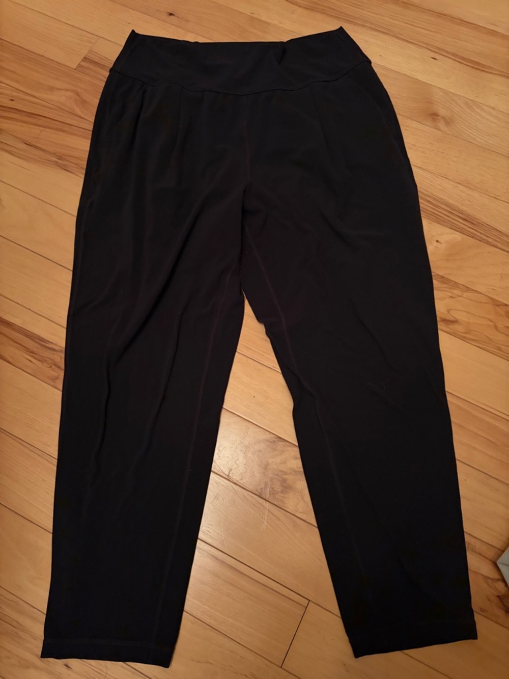 Athleta Black Pull-On Tapered Pants RUNS VERY LARGE